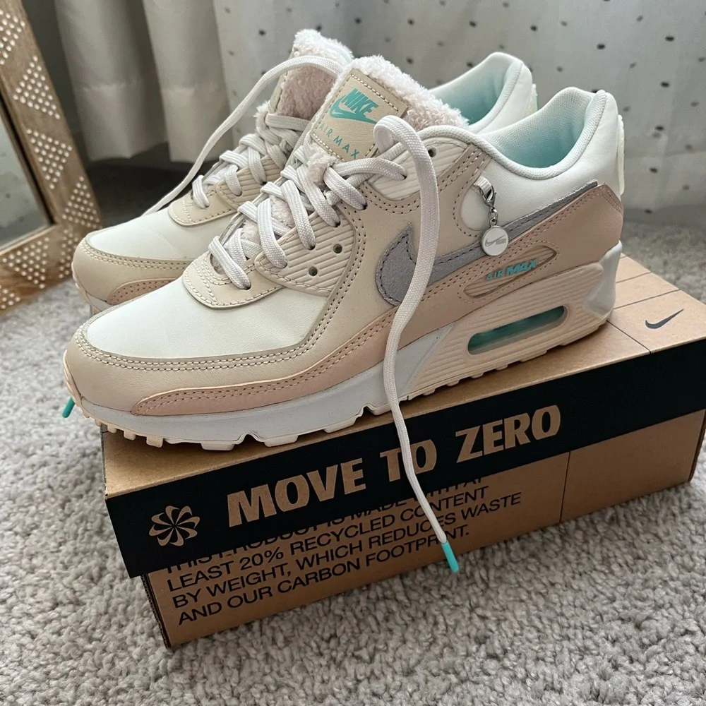 Nike Air Max 90 Women’s Sneakers in Cream, Beige & Teal